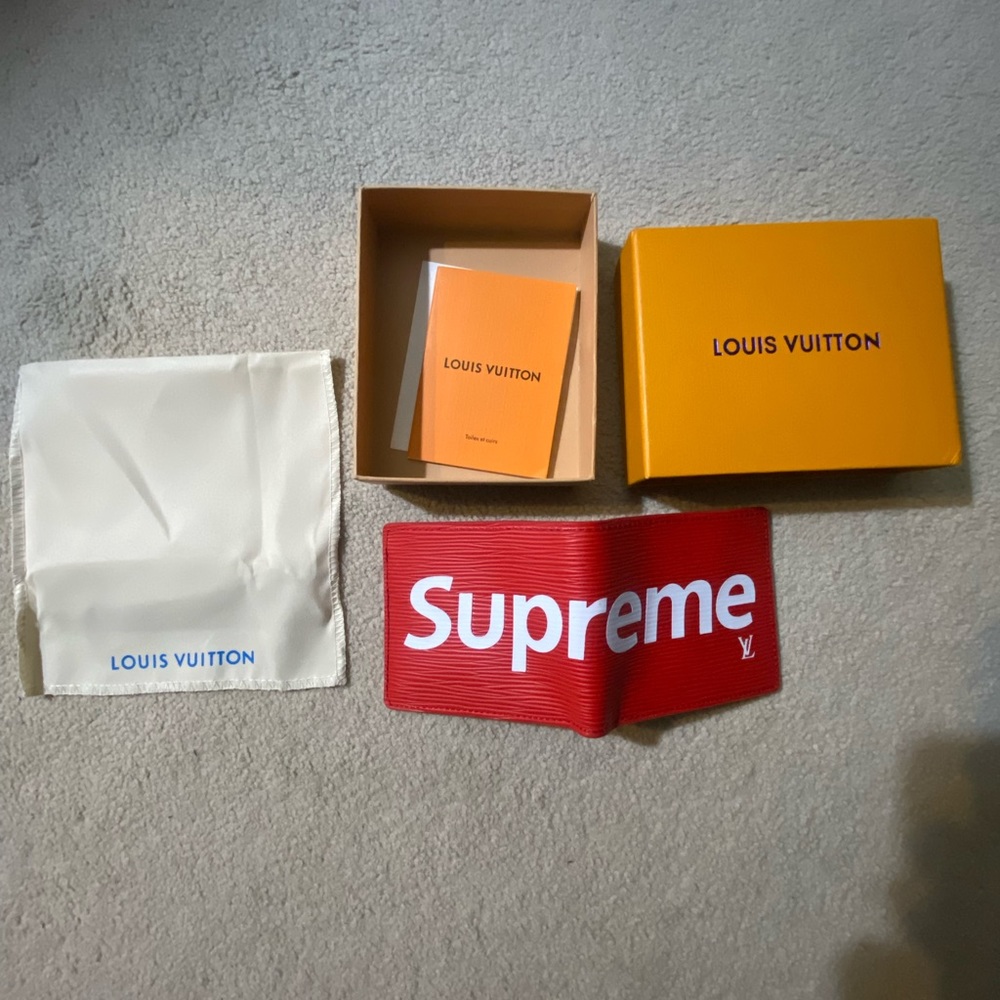 Supreme wallet